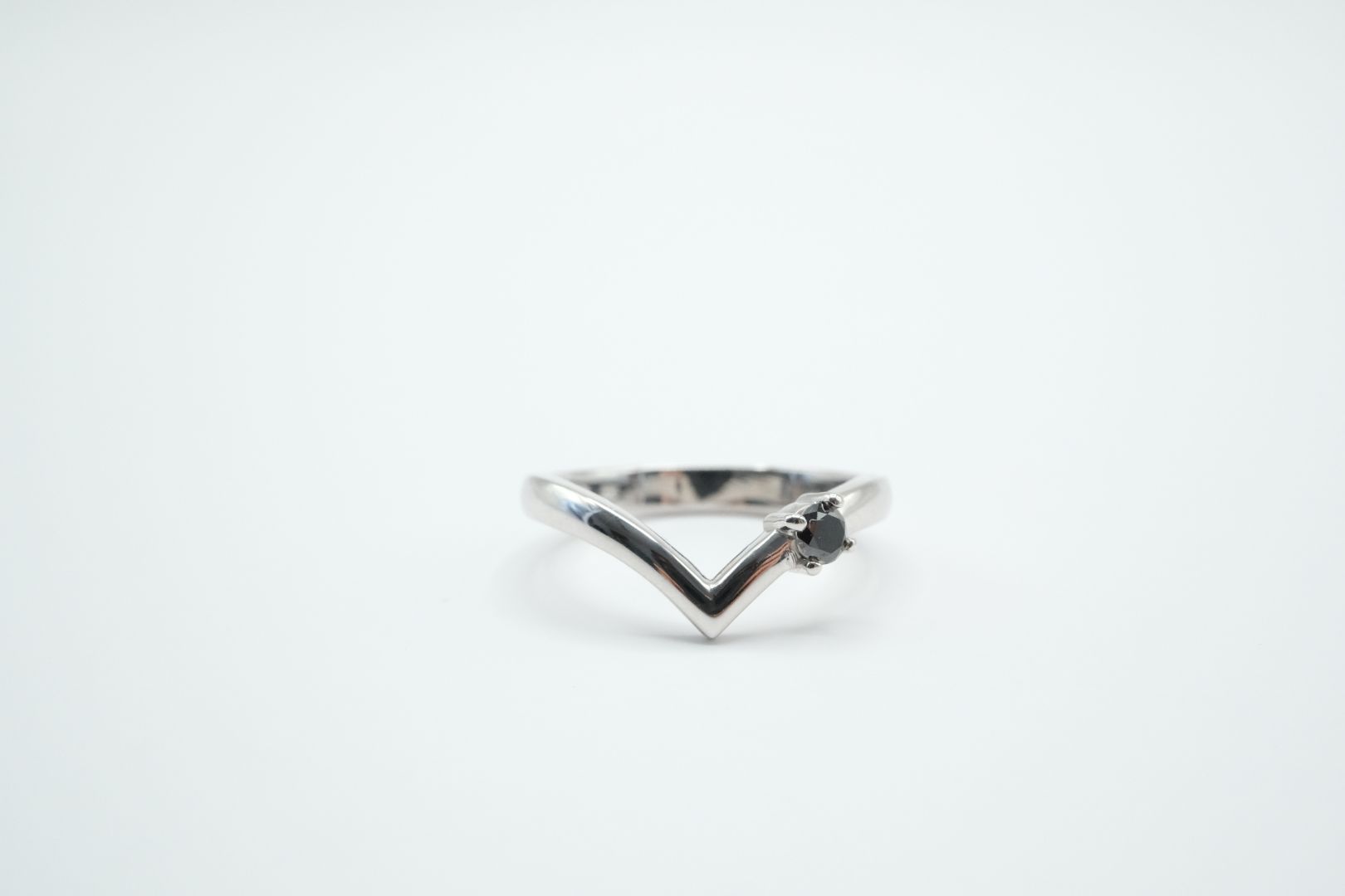 Single Black Diamond V Ring