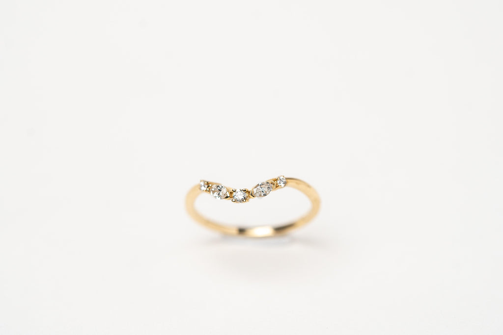 Marquise & Round Diamond Contour Band