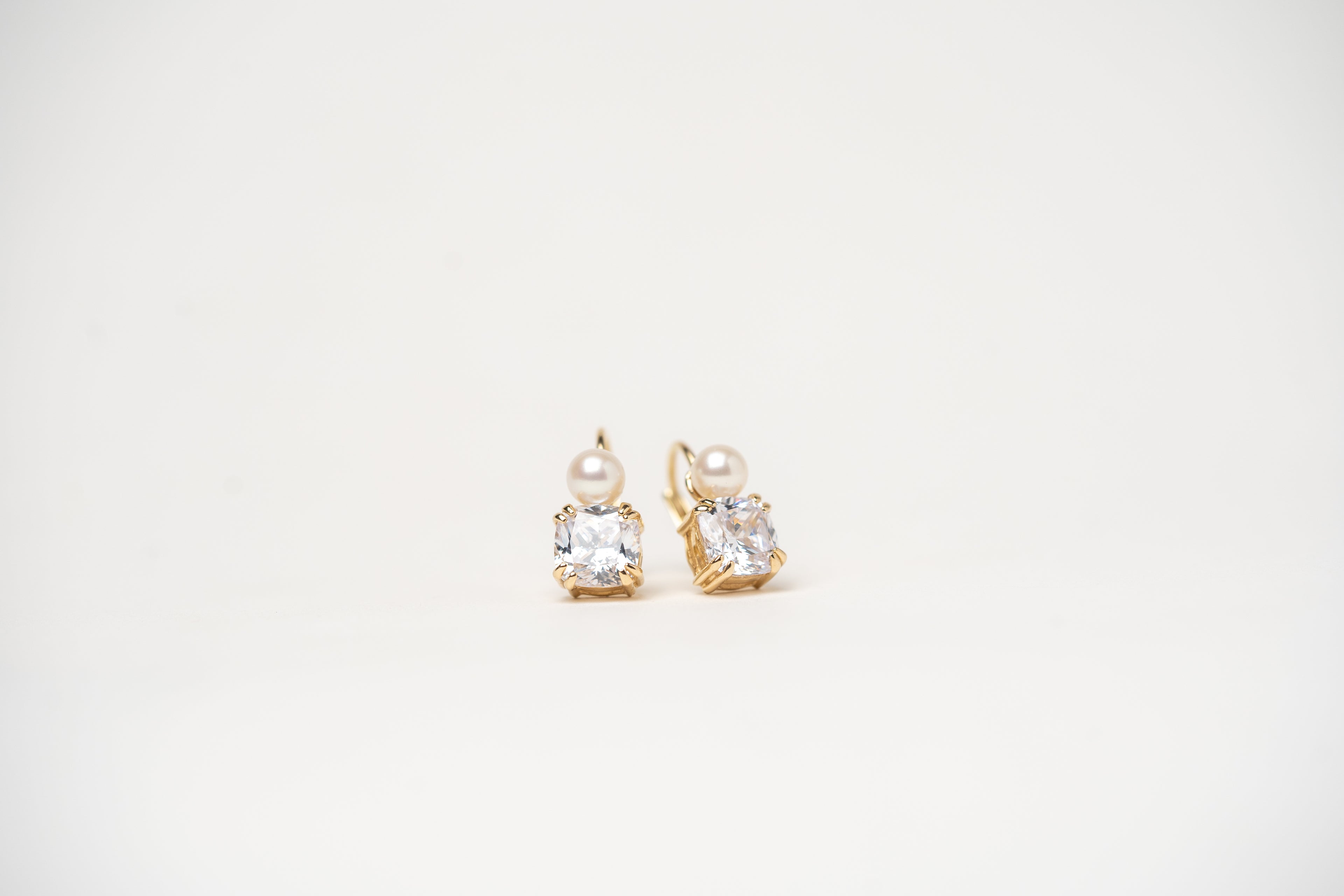 Cushion and Pearl-essence Gemmas