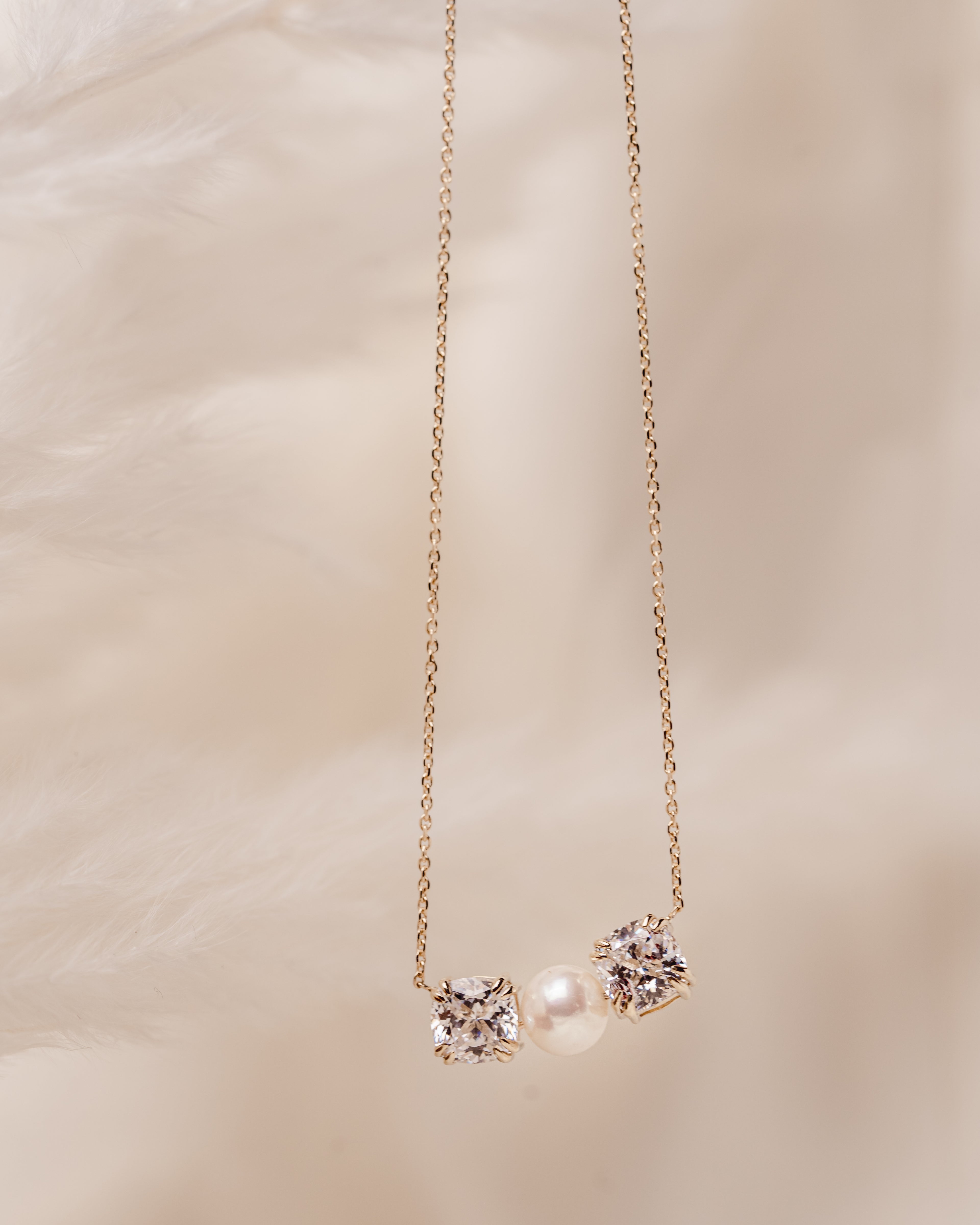 Cushion and Pearl-Essence Necklace