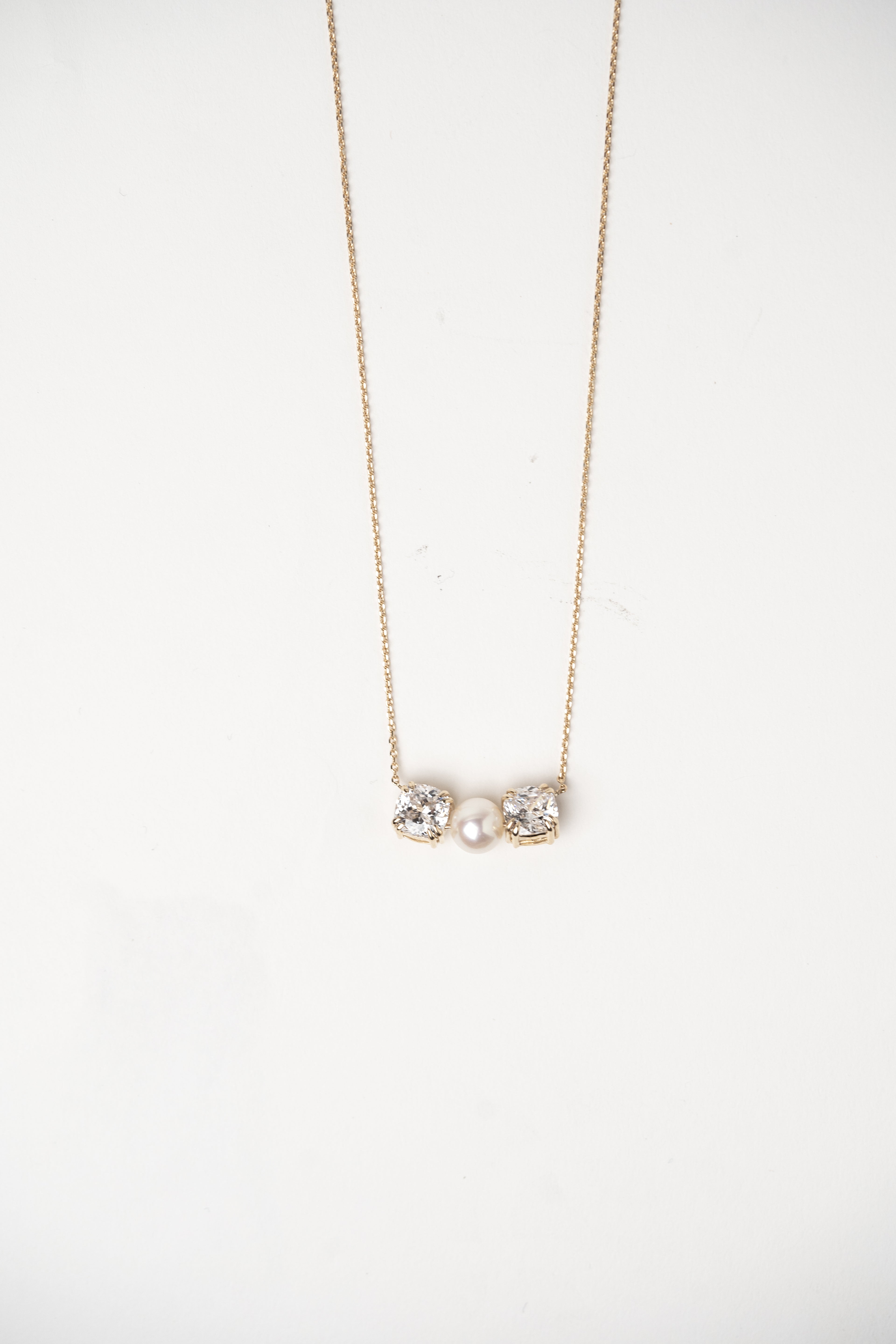 Cushion and Pearl-essence Necklace