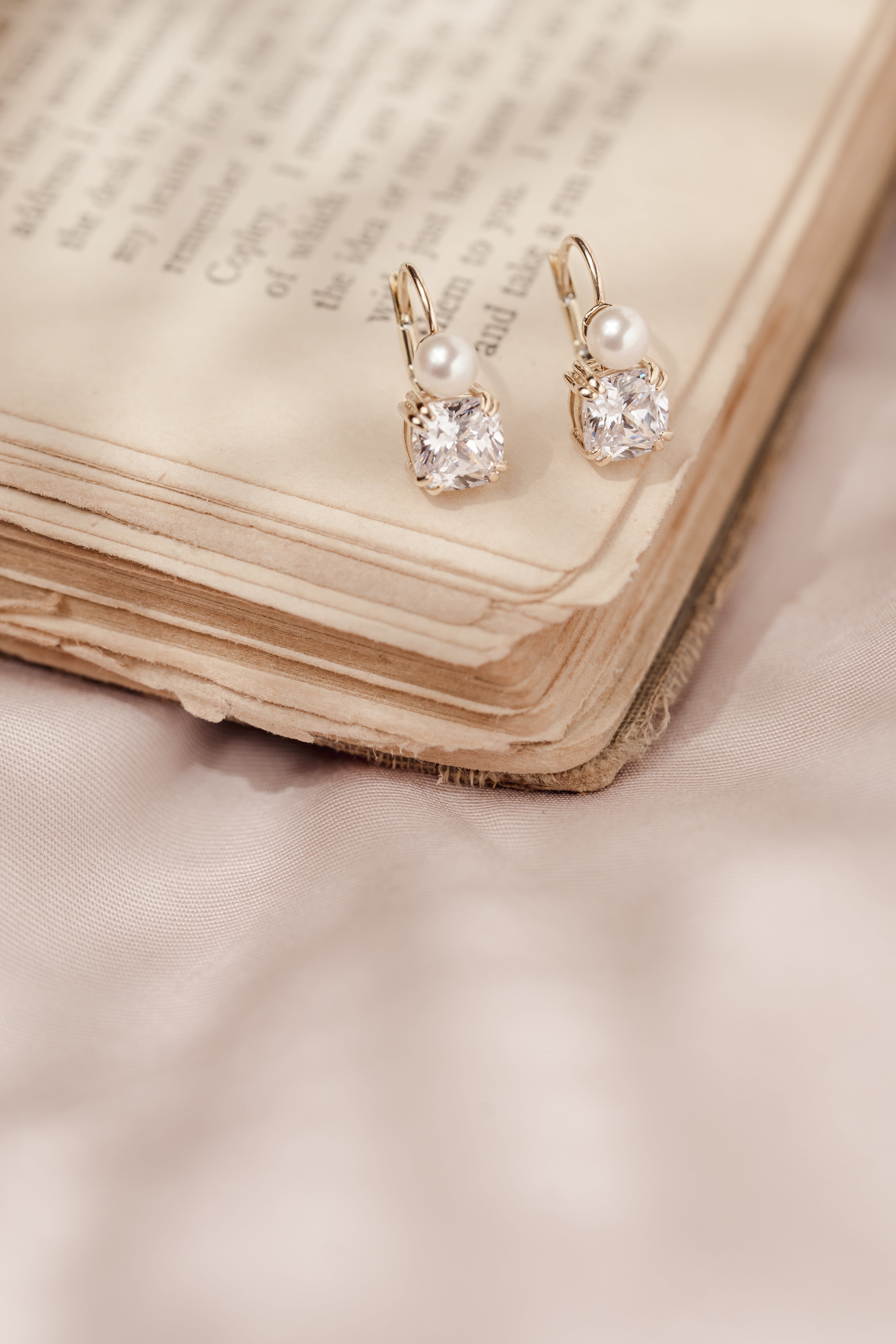 Cushion and Pearl-Essence Gemmas