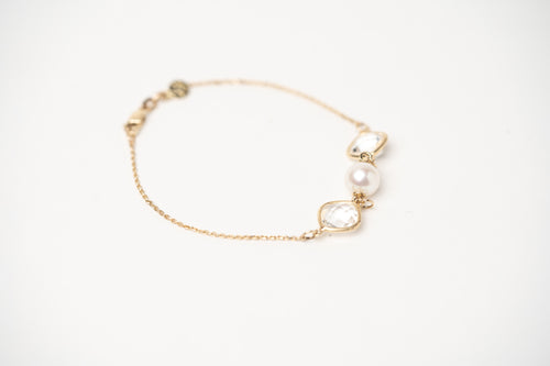 Cushion and Pearl-essence Bracelet