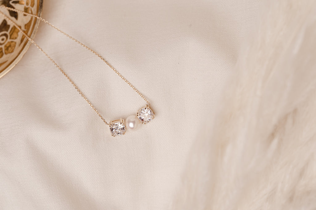 Cushion and Pearl-Essence Necklace