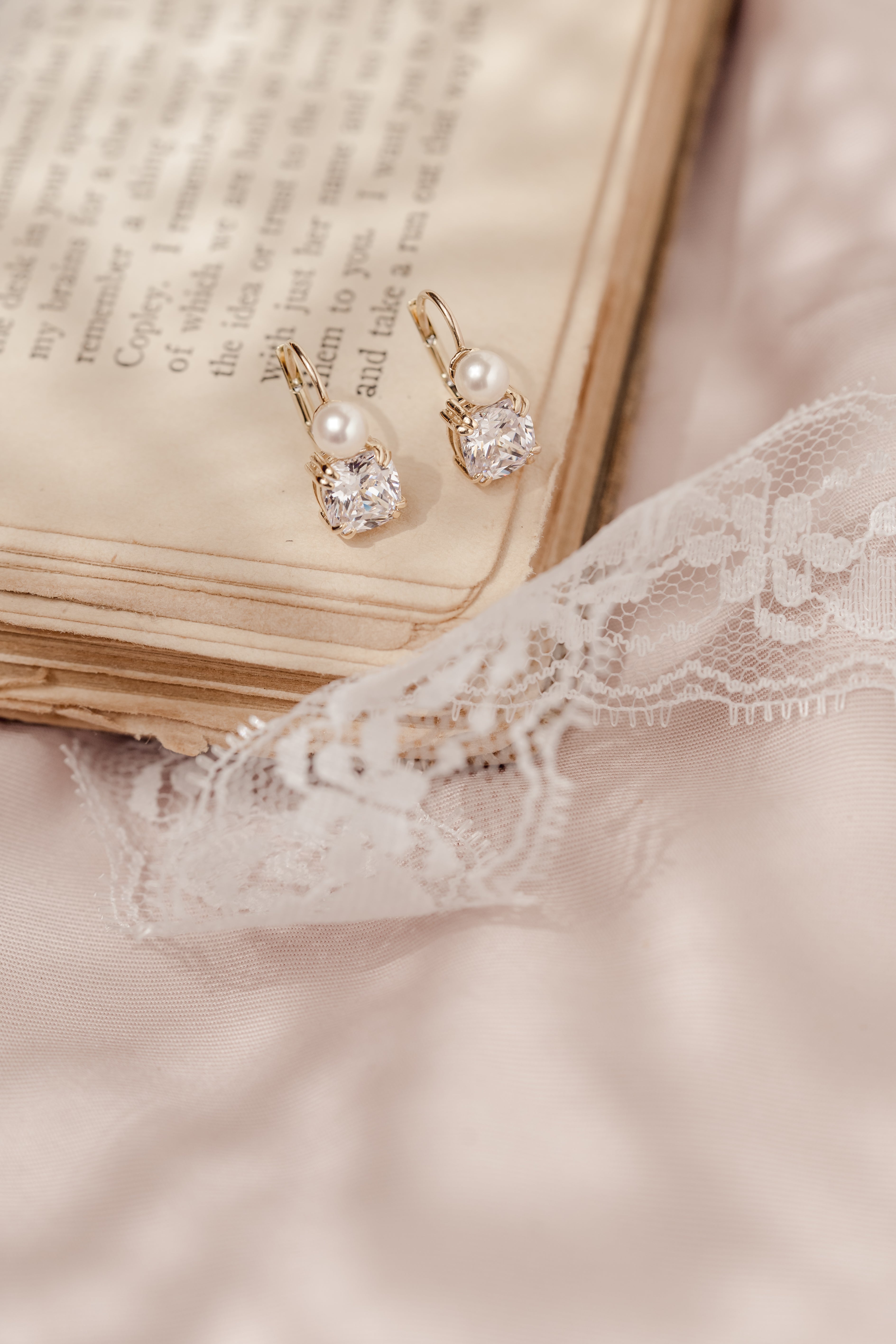 Cushion and Pearl-Essence Gemmas