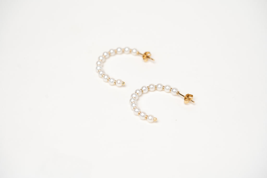 Pearl-Essence Semi Hoops