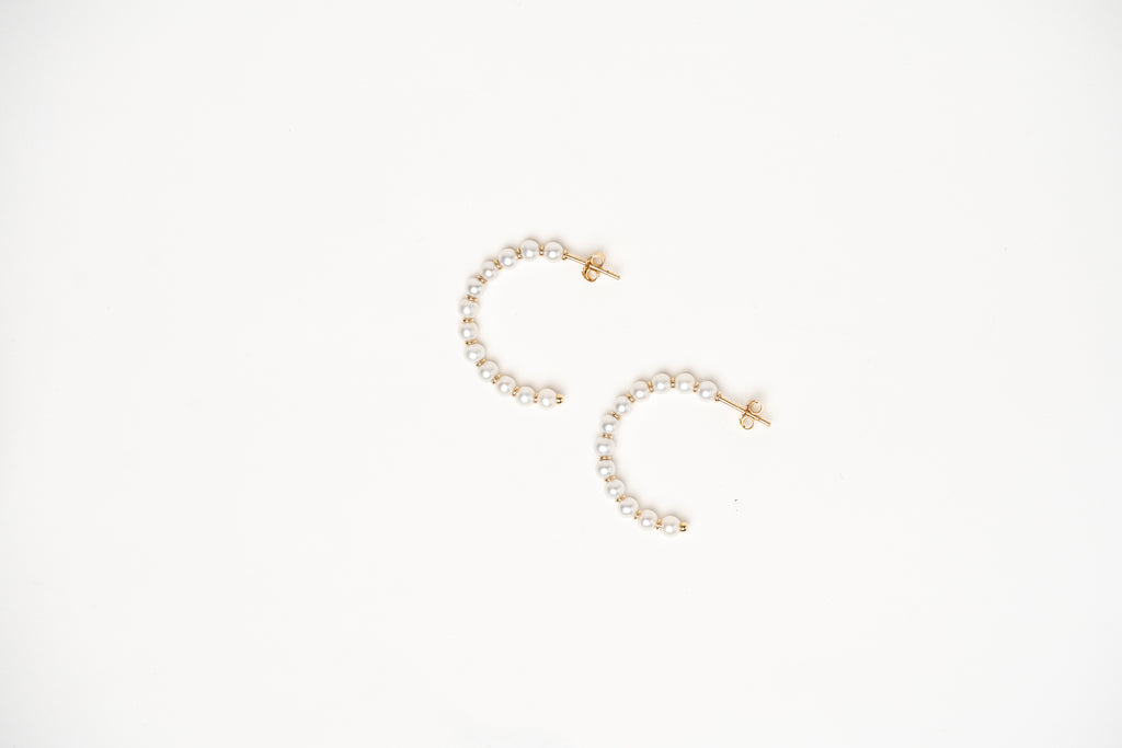 Pearl-essence semi Hoops